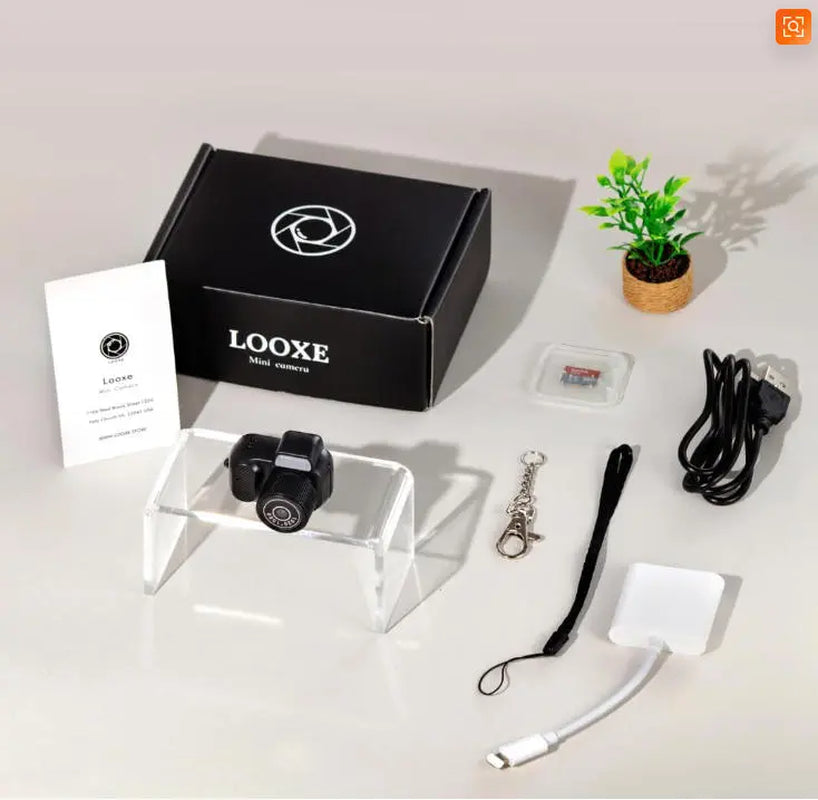 Mini Keychain Camera, Vintage Micro Design, Equipped with an 8GB Memory Card, Supports 1080P Resolution for Retro Snapshots. Features 6 Built-In Filters and a 0.96-Inch HD Micro Retro Video Recorder, Ideal for Travel, Study, and Outdoor Activities.Y3000
